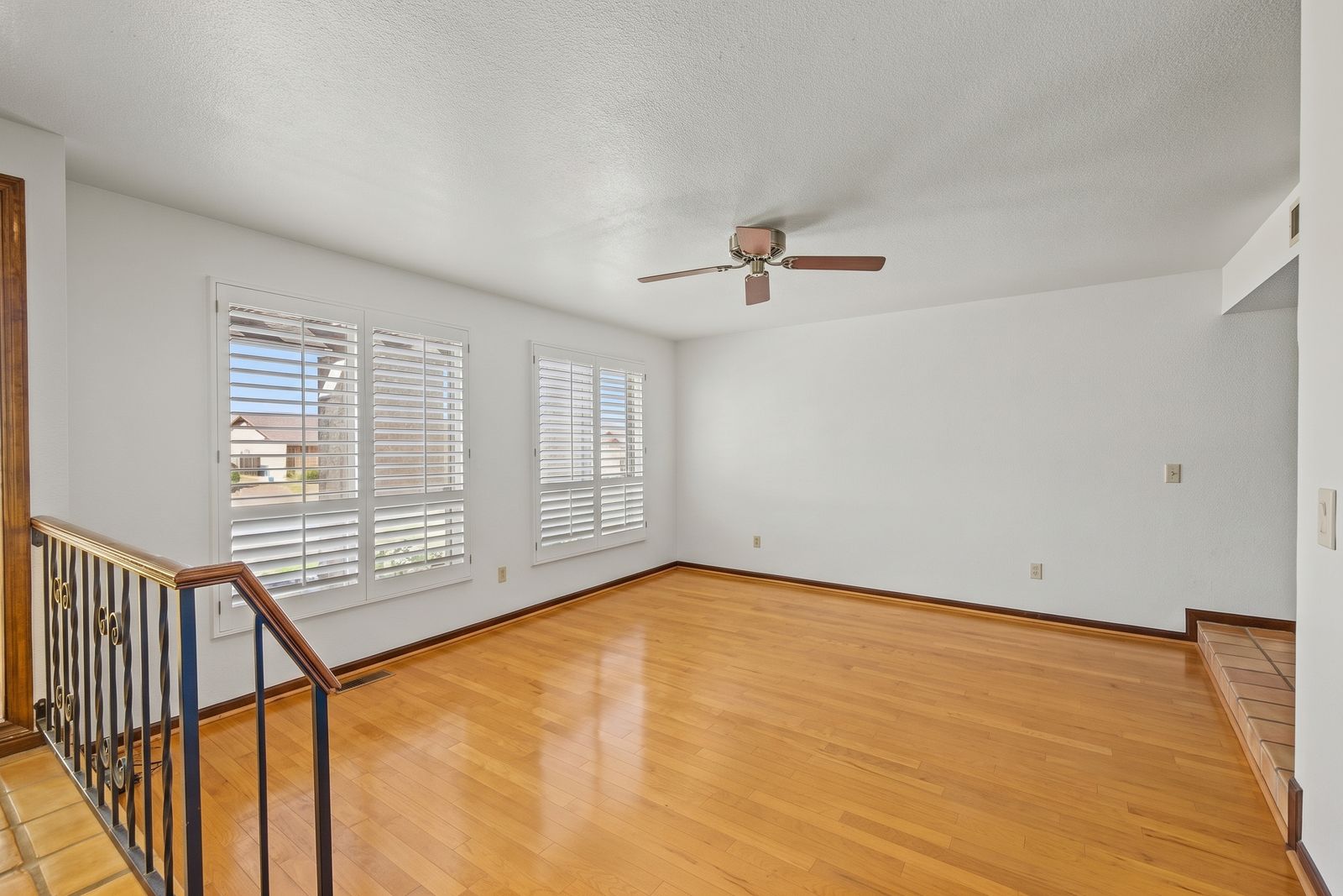 Living room seen from the entry railing